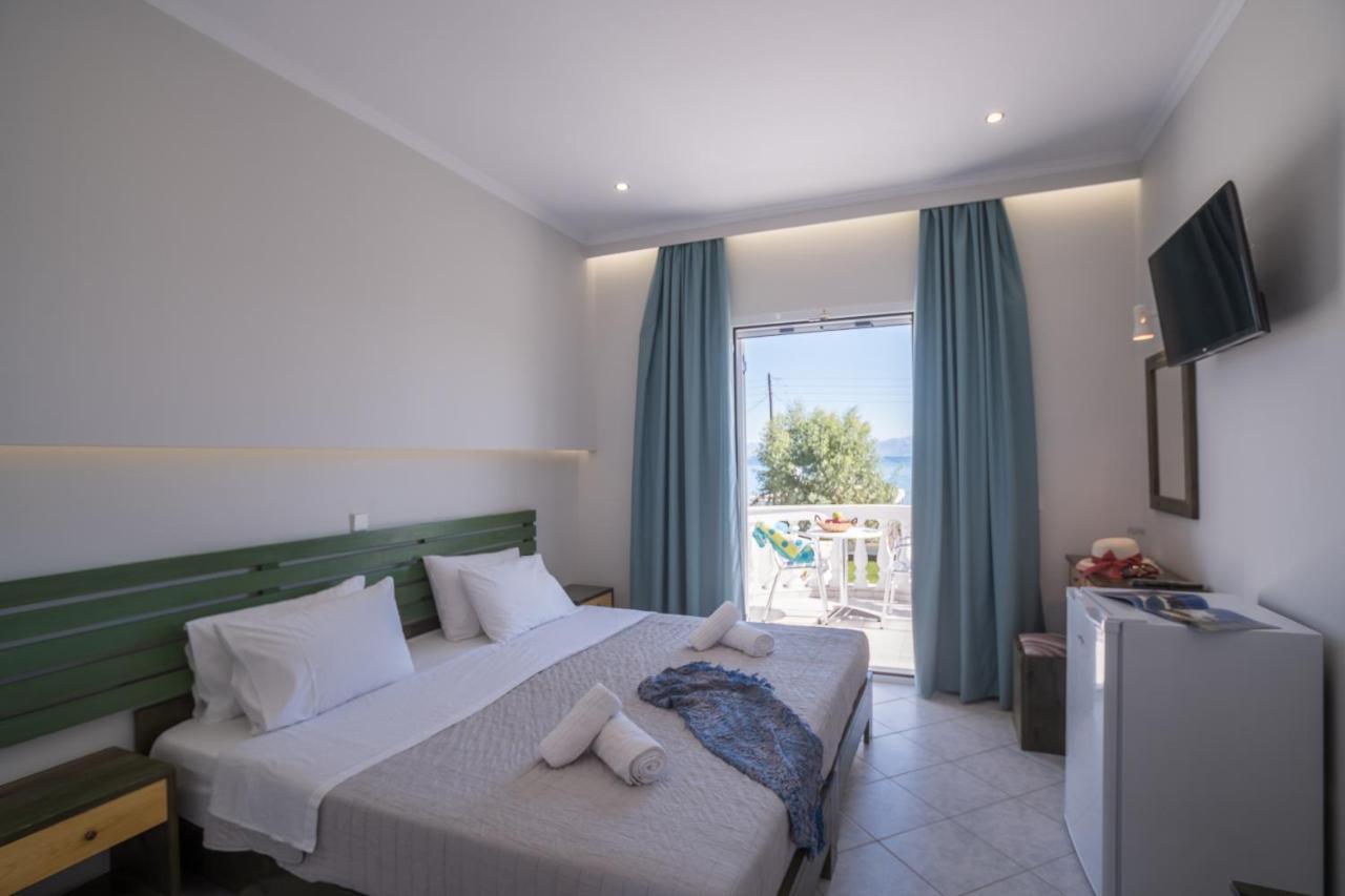 Christina Beachfront Rooms By Hotelius Petrití 外观 照片