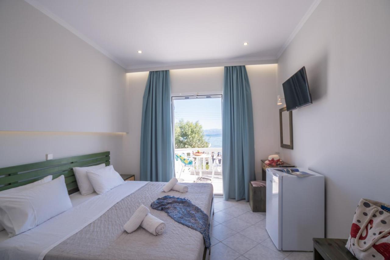 Christina Beachfront Rooms By Hotelius Petrití 外观 照片