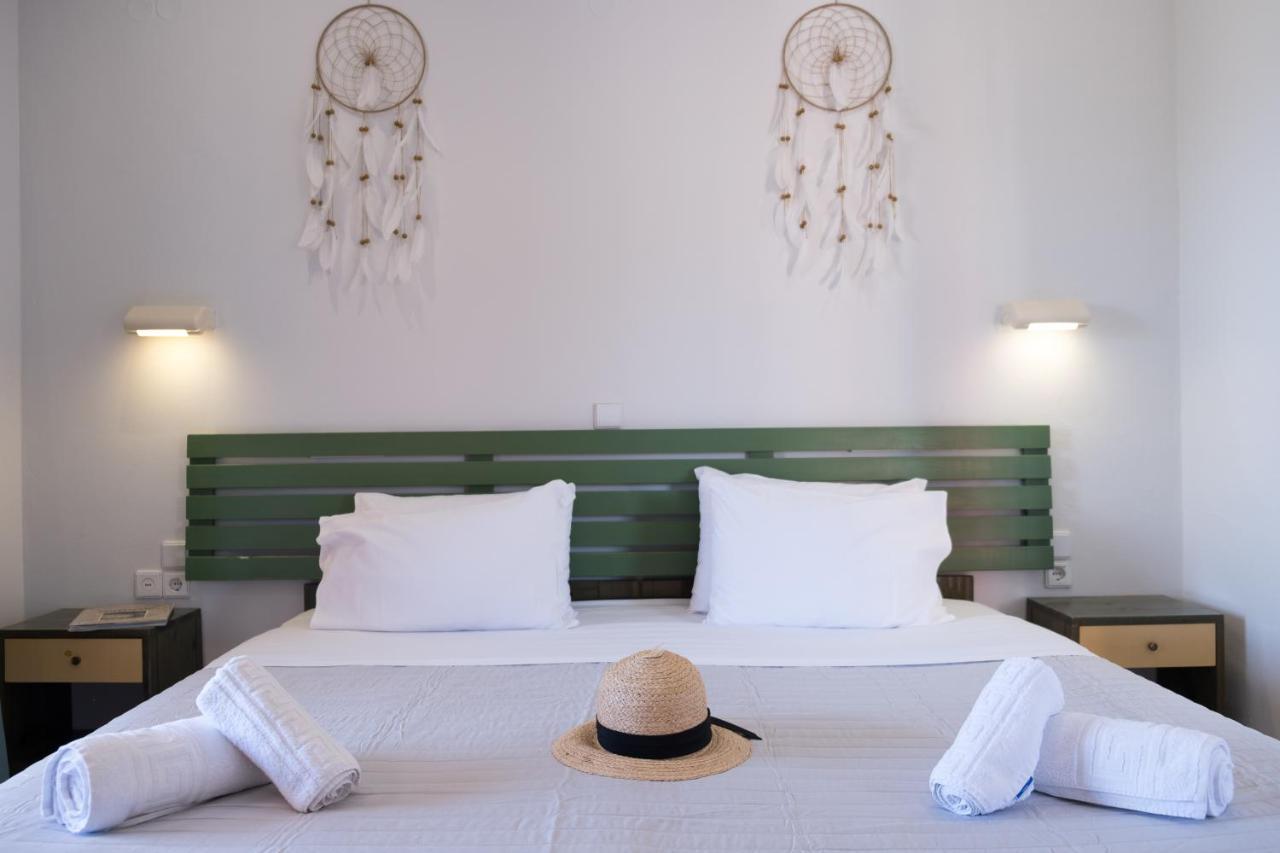 Christina Beachfront Rooms By Hotelius Petrití 外观 照片