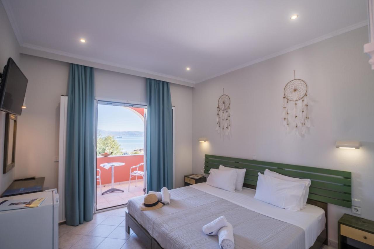 Christina Beachfront Rooms By Hotelius Petrití 外观 照片