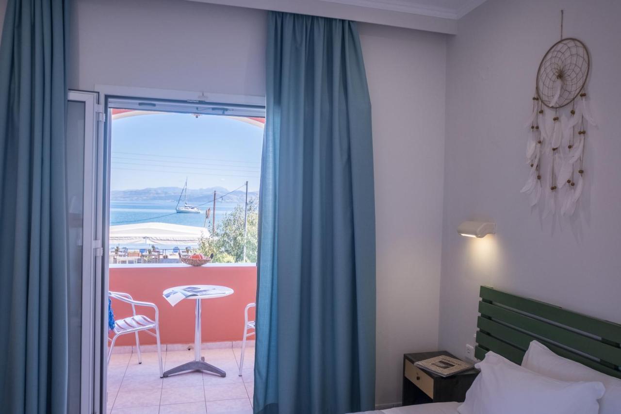 Christina Beachfront Rooms By Hotelius Petrití 外观 照片