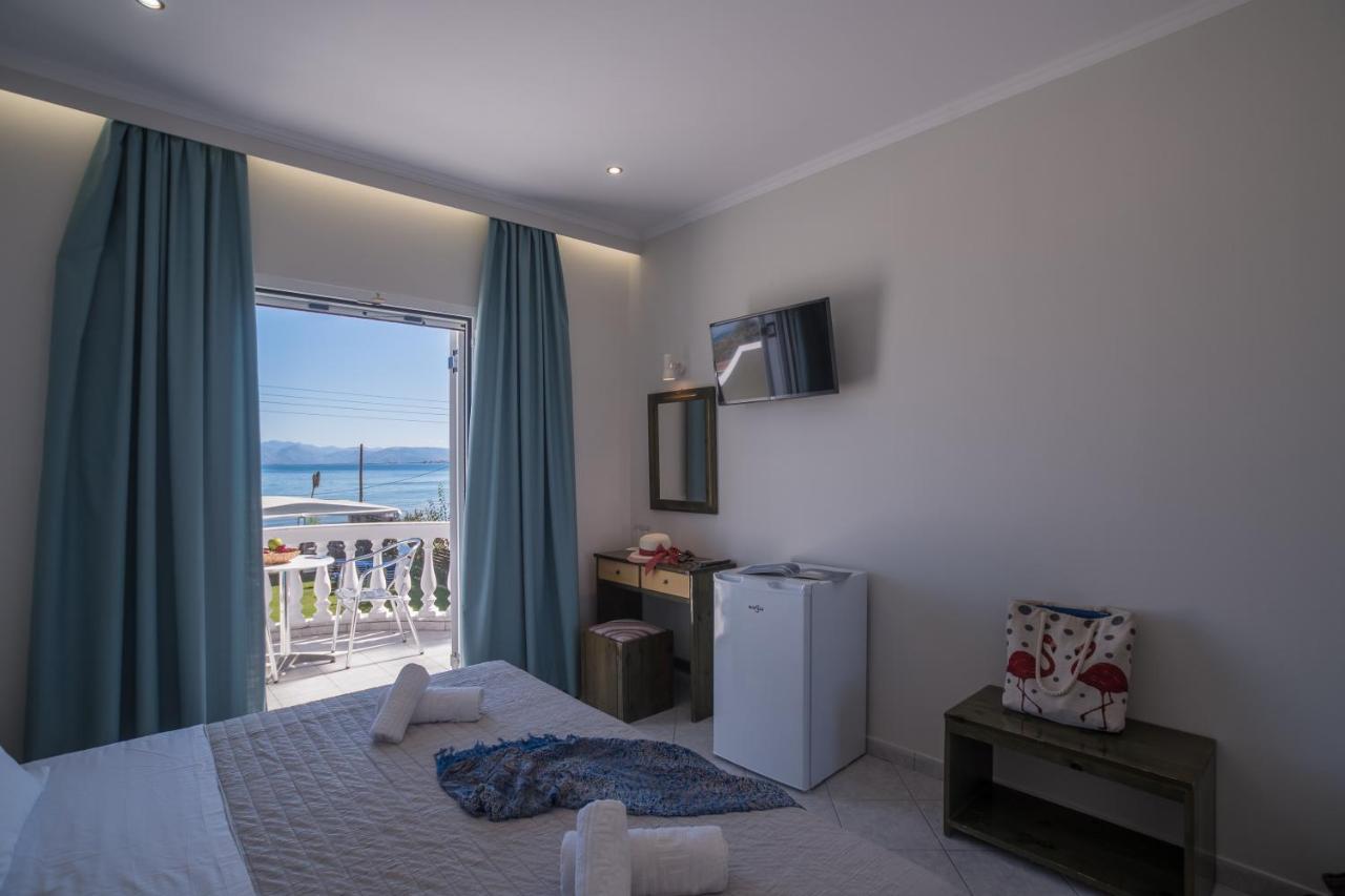 Christina Beachfront Rooms By Hotelius Petrití 外观 照片