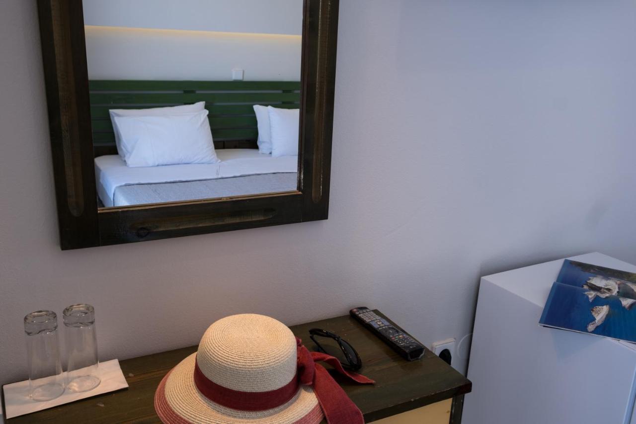 Christina Beachfront Rooms By Hotelius Petrití 外观 照片