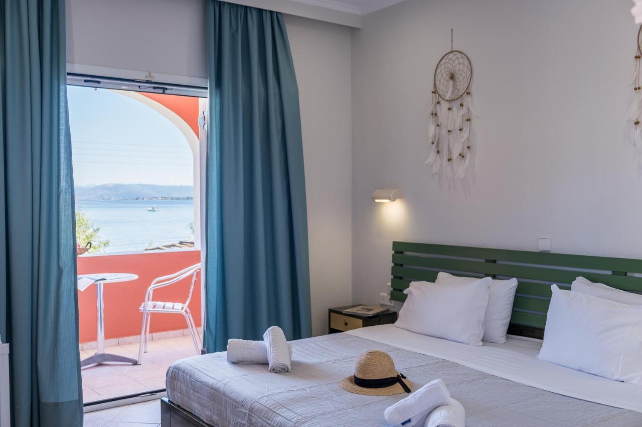 Christina Beachfront Rooms By Hotelius Petrití 外观 照片