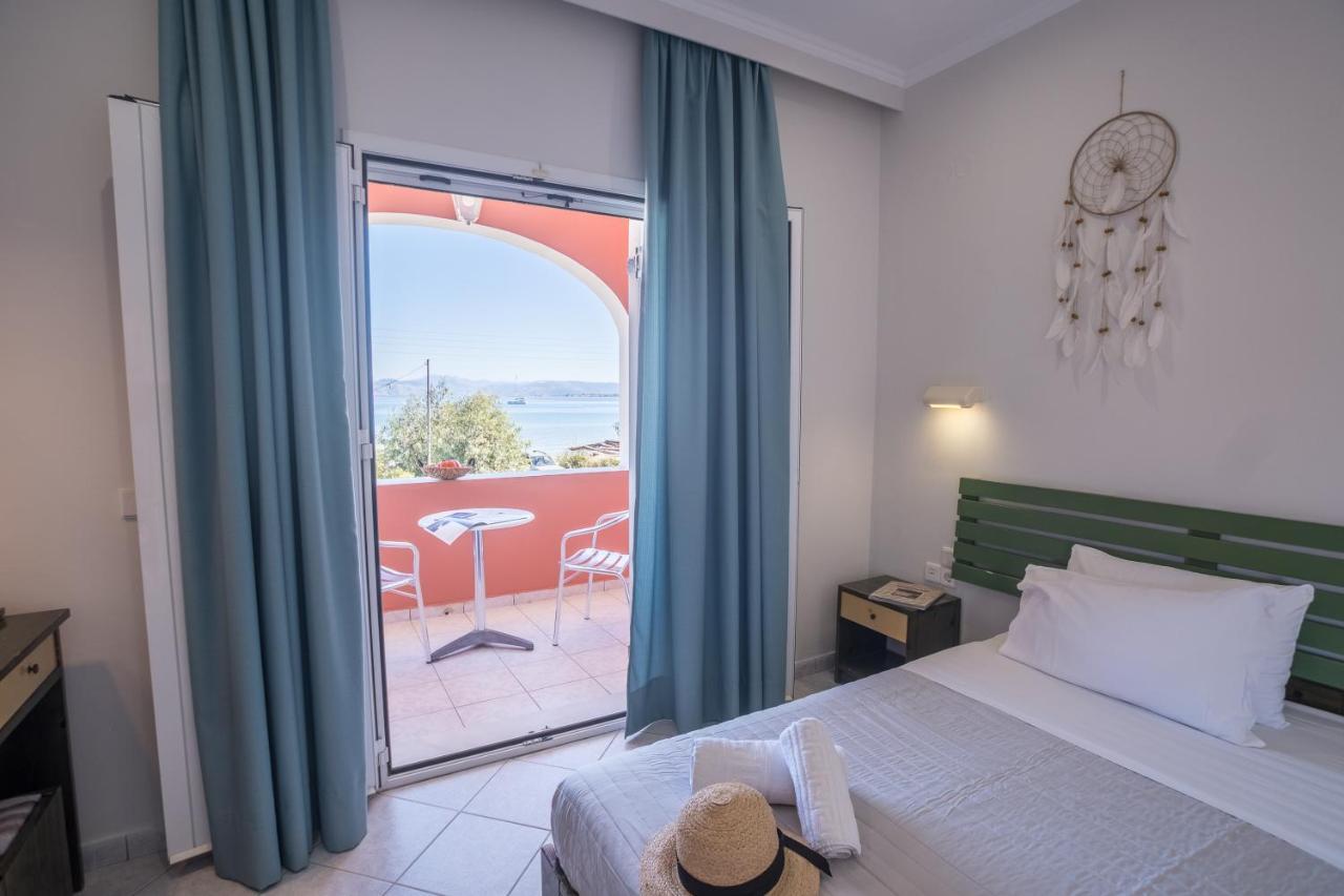 Christina Beachfront Rooms By Hotelius Petrití 外观 照片